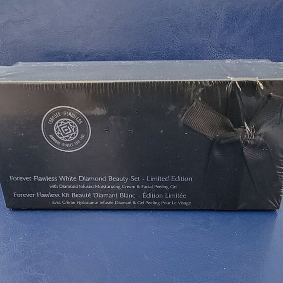 FOREVER FLAWLESS White Diamond Diamond Infuse Cream Facial Peeling Gel - Picture 7 of 7